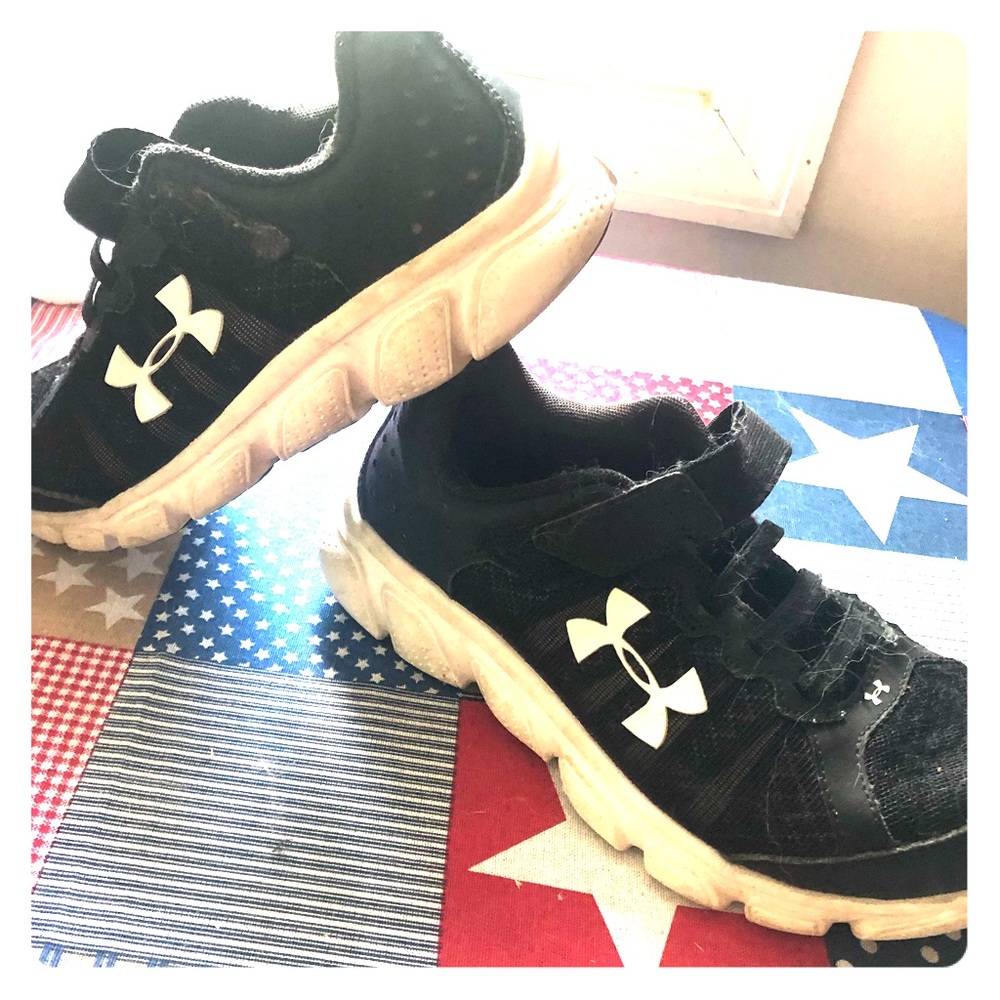 Boys size 3 Under Armour